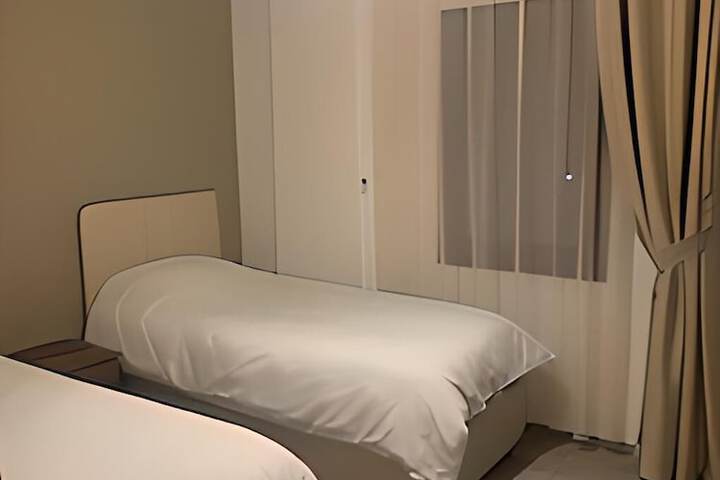 Room 27 of 159