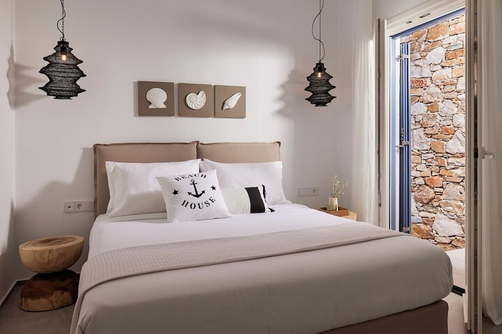 Room 34 of 161