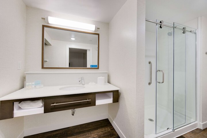 Bathroom shower