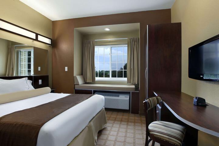 Room 10 of 25