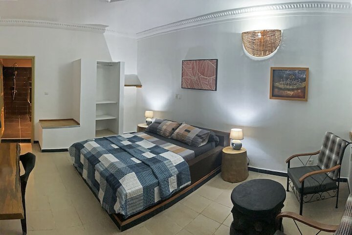 Room 10 of 29
