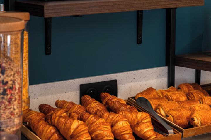 Breakfast/Coffee Service 73 of 105