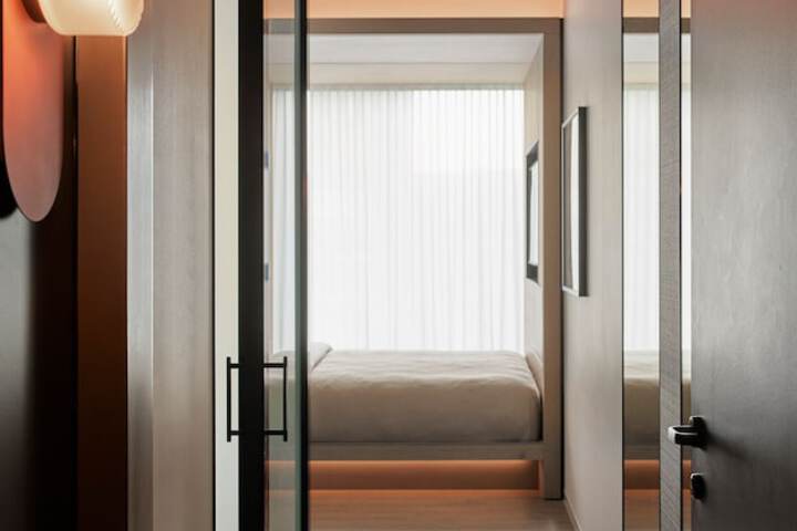Room 6 of 27