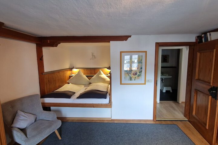 Room 16 of 72