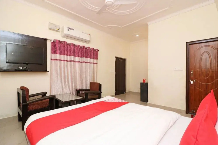 Room 3 of 11