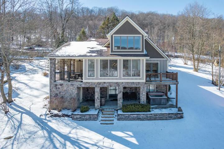 Lake Stone Manor in McHenry, MD