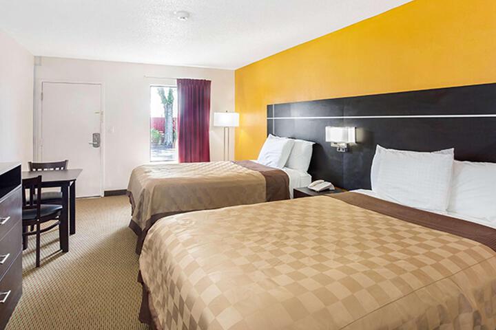 2 Double Beds (2 of 11)