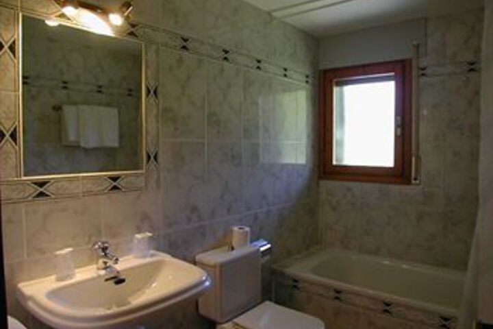 Room 34 of 40