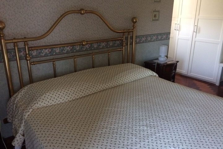Room 10 of 29