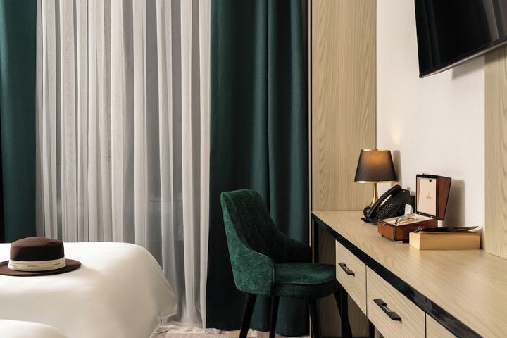 Room 15 of 52