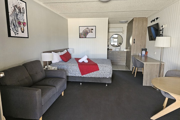 Room 9 of 36