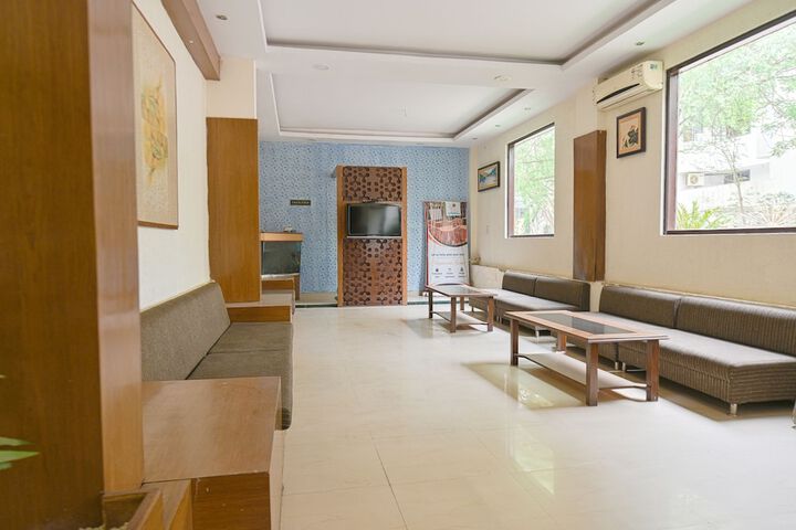 Entrance & Lobby