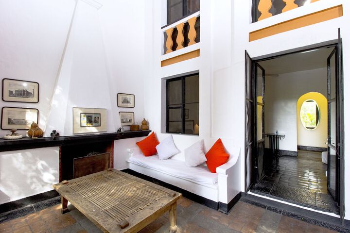 Room 9 of 27