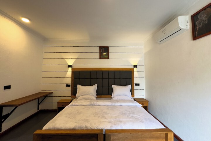 Room 33 of 84