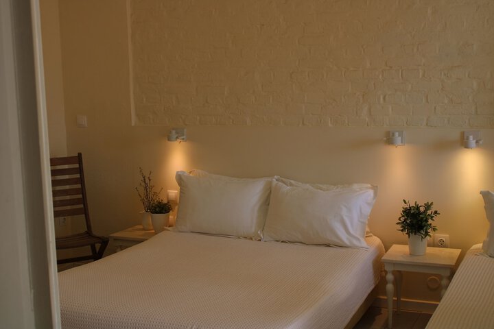 Room 28 of 76