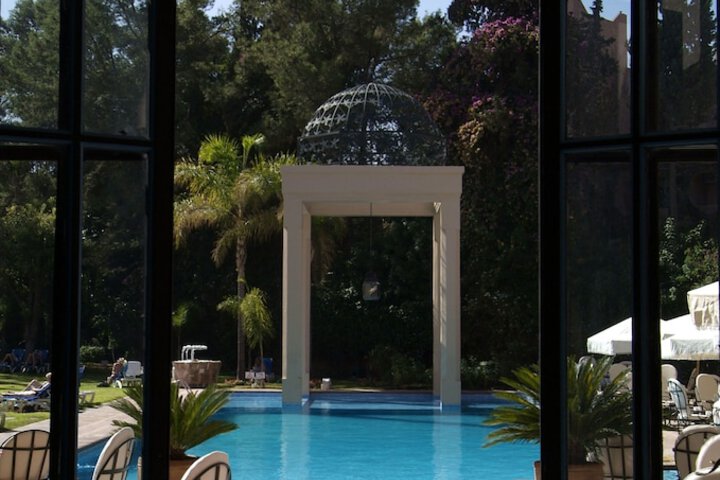 Hotel with Pool