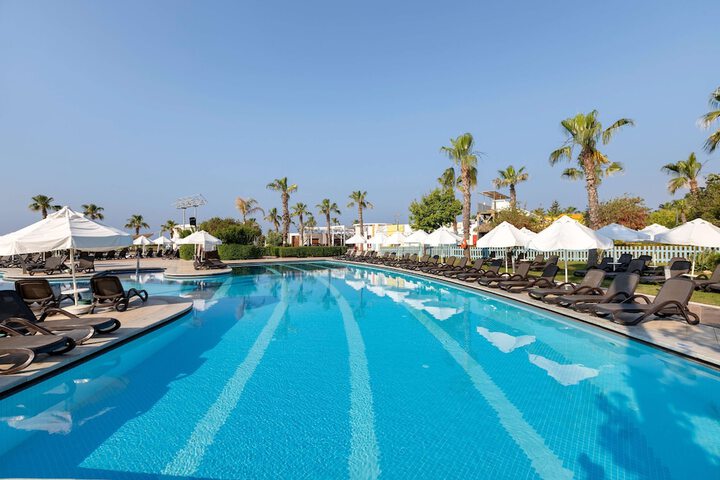 Pools & Facilities