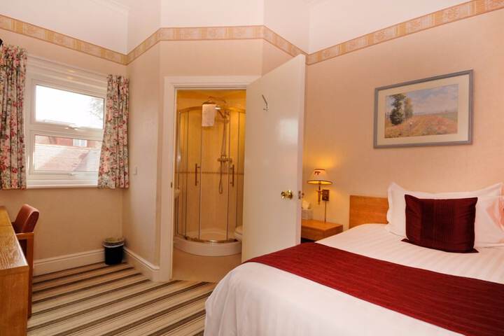 Room 5 of 44