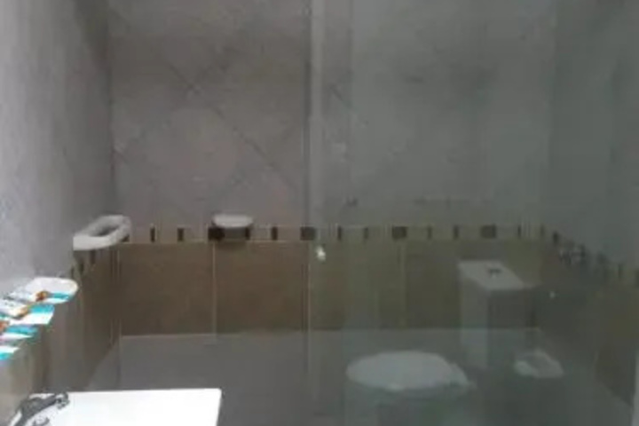 Room 9 of 10