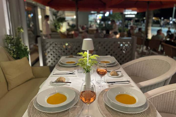 Dining 64 of 100