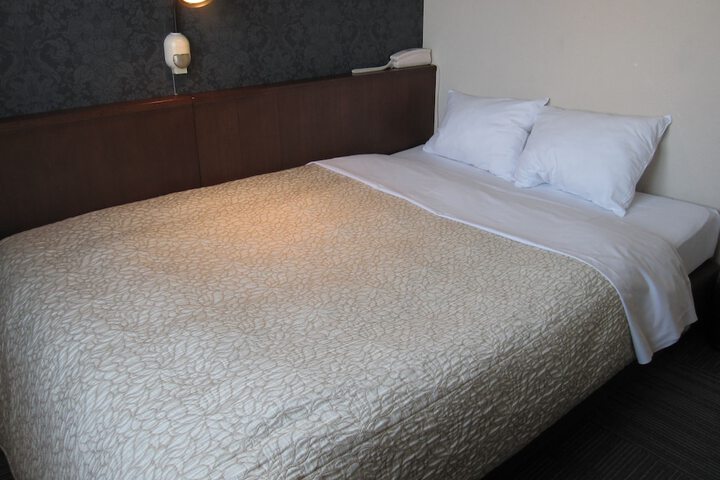 Room 5 of 65