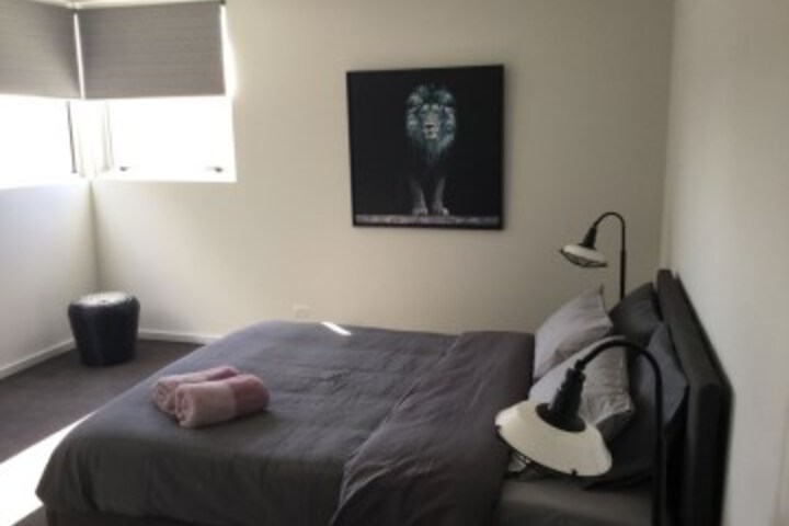 Room 28 of 32