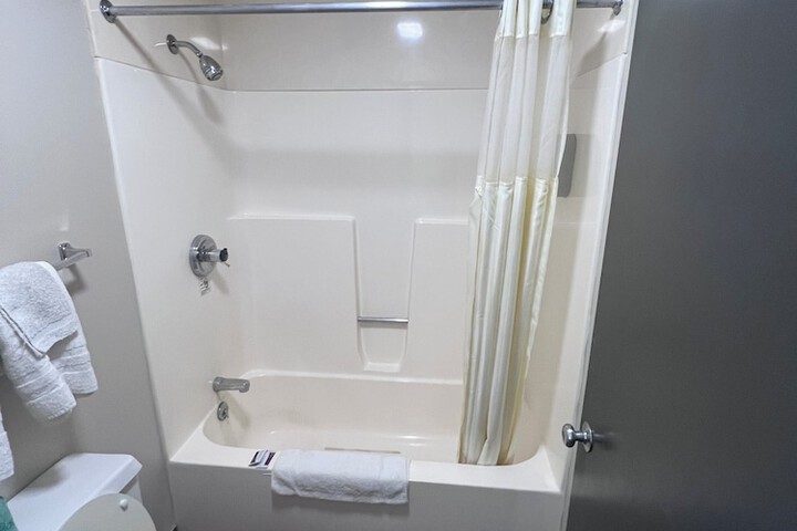 Standard Double Room (2 of 9)