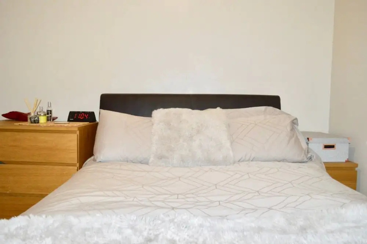 Room 4 of 15