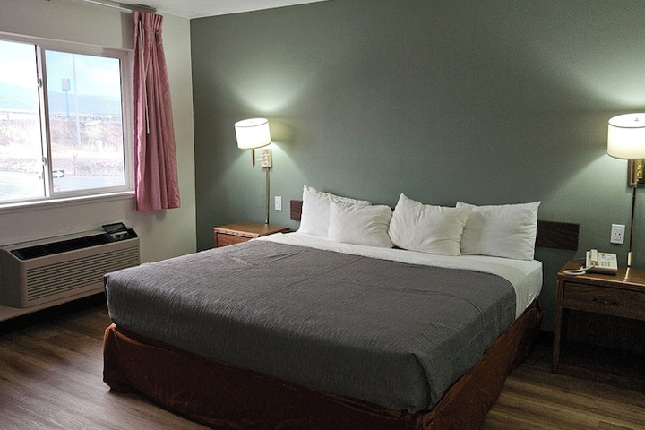 Room 6 of 45