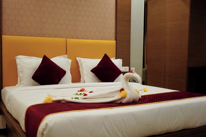 Room 5 of 15