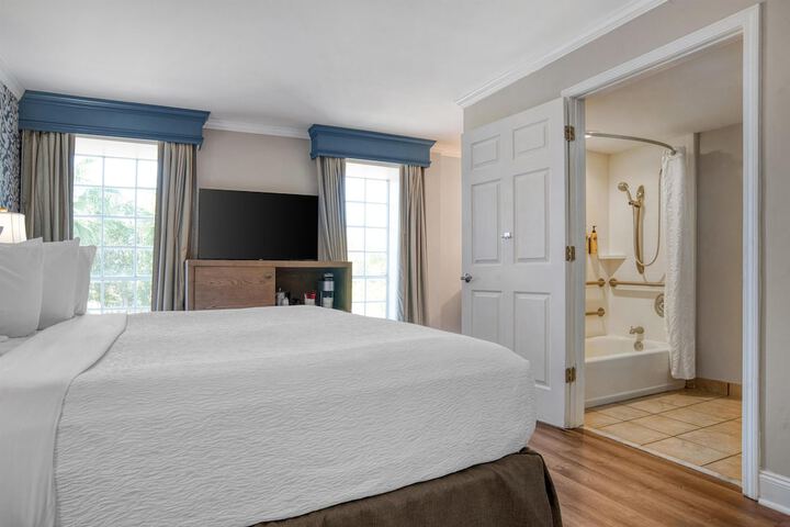 Room 30 of 65