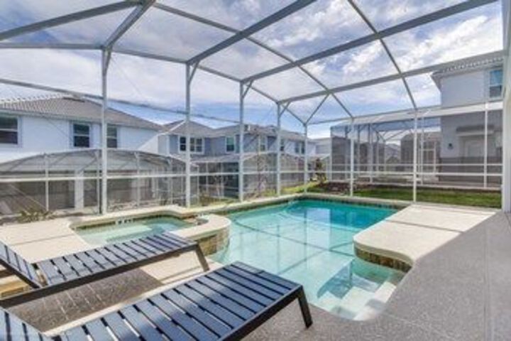 Pool 23 of 25
