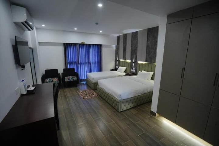 Room 54 of 77