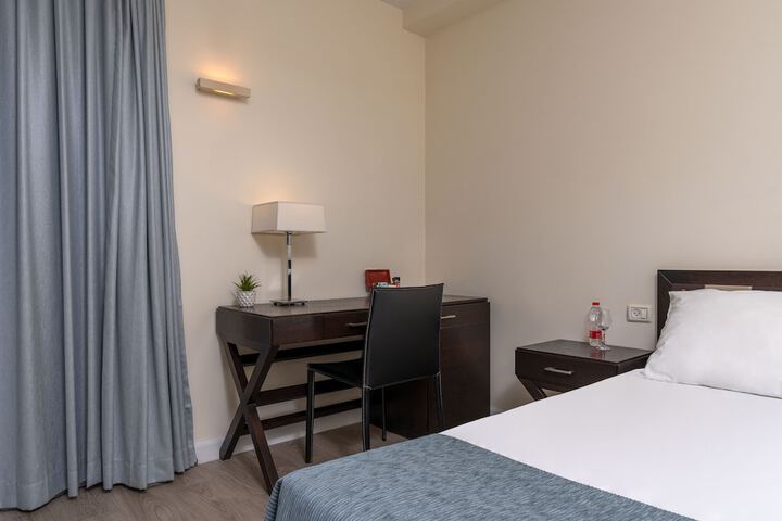 Room 27 of 75