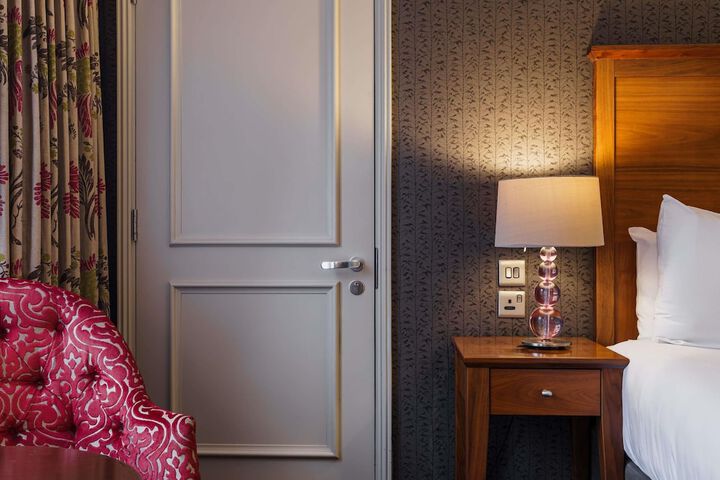 Room 25 of 123