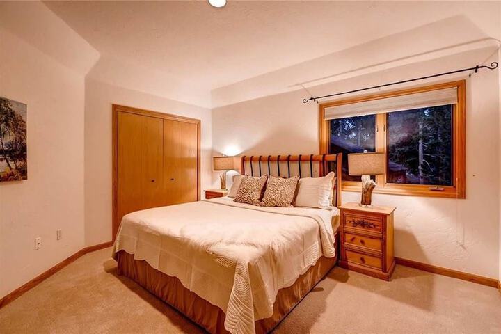 Room 5 of 18
