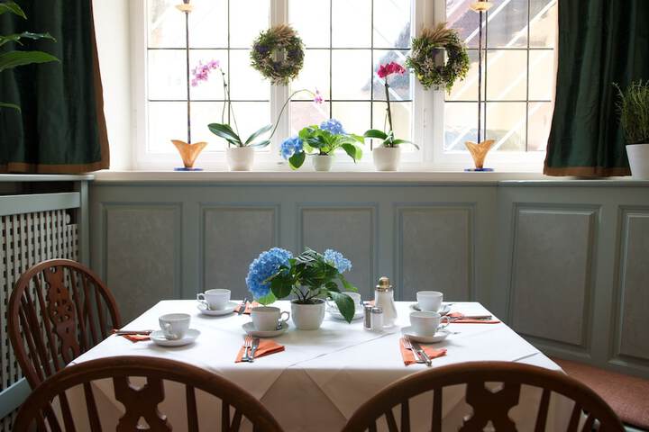 Breakfast/Coffee Service 56 of 85