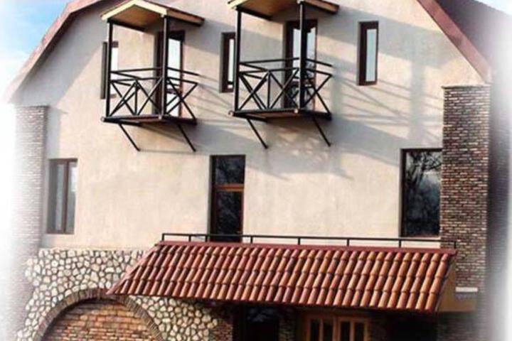 GALAVNIS KARI HOTEL