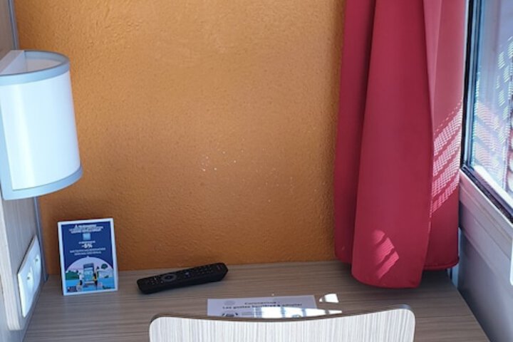 Room amenity