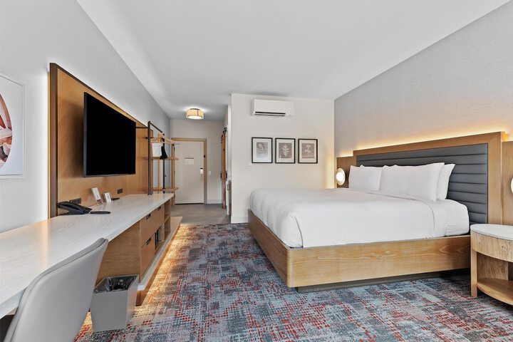 Room 16 of 97