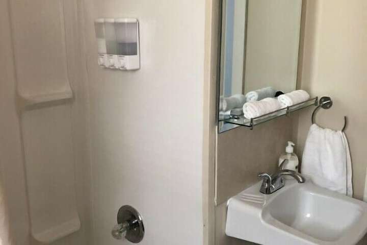 Room 12 of 25