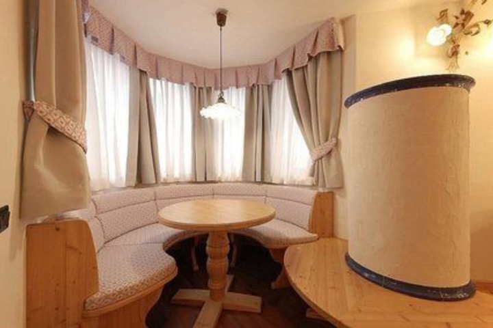Room 14 of 50
