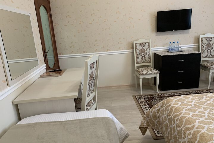 Room 4 of 22