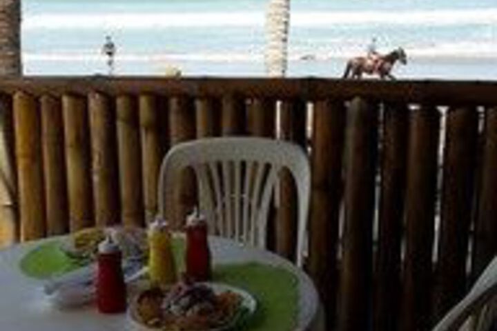 Dining 7 of 31
