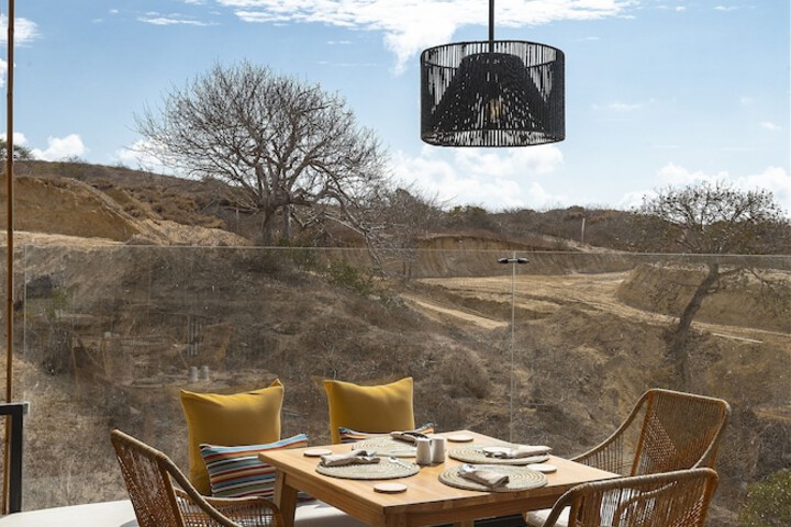 Dining 106 of 125
