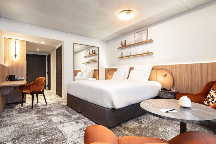 Room 35 of 103