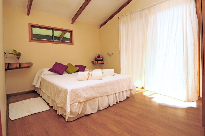 Room 4 of 28