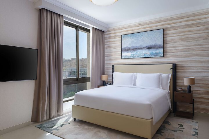 Room 6 of 33