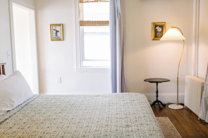 Room 22 of 106