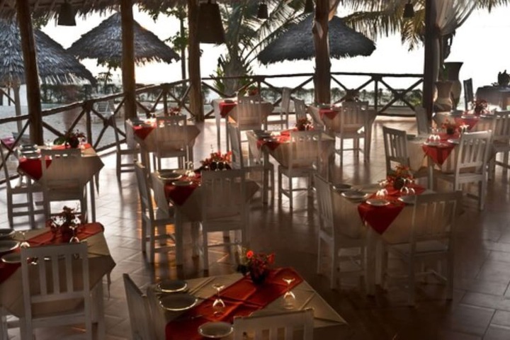 Dining 54 of 55